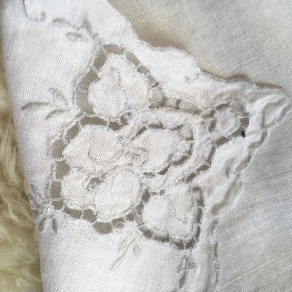 Vintage 30s Handmade Embroidered Doily/ Napkin